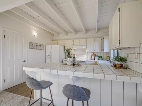 Kitchen - 538 Cuesta Dr, Aptos, CA 95003 photo 2 of 4