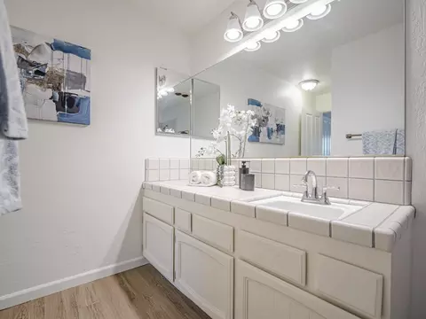 Bath - 538 Cuesta Dr, Aptos, CA 95003 photo 3 of 4