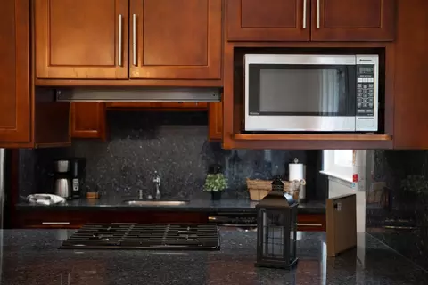 Kitchen - 1331 Aspen Dr, Pacifica, CA 94044 photo 6 of 7
