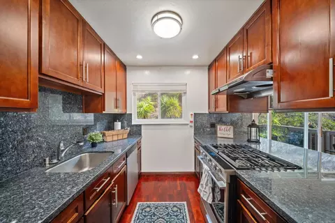 Kitchen - 1331 Aspen Dr, Pacifica, CA 94044 photo 3 of 7