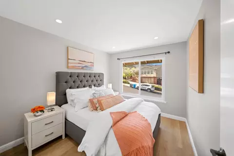 Bedroom - 1331 Aspen Dr, Pacifica, CA 94044 photo 1 of 7