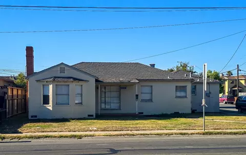 1489 E Alisal St, Salinas, CA 93905