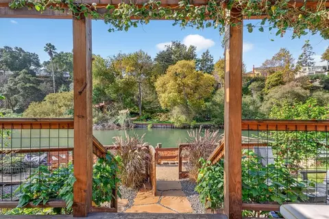 425 Riverview Ave, Capitola, CA 95010