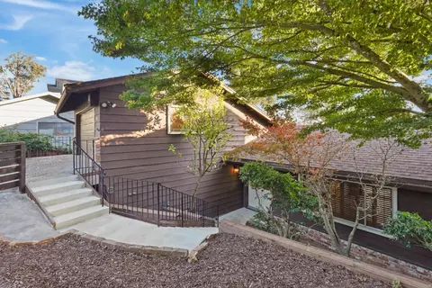 2191 Manzanita Dr, Oakland, CA 94611