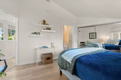 Bedroom - 433 Seaview Dr, Aptos, CA 95003 photo 5 of 6