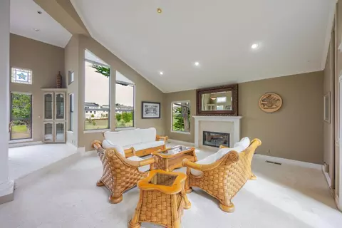 Living - 15 Ashdown Pl, Half Moon Bay, CA 94019 photo 1 of 7