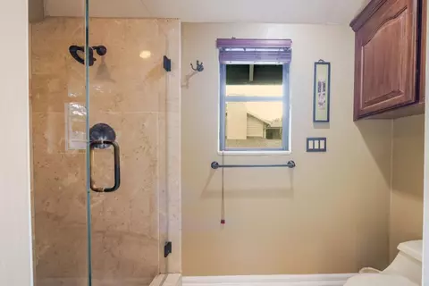 Bath - 15 Ashdown Pl, Half Moon Bay, CA 94019 photo 7 of 7