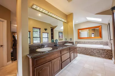 Bath - 15 Ashdown Pl, Half Moon Bay, CA 94019 photo 5 of 7