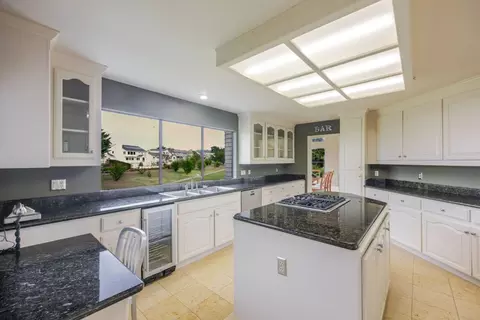 Kitchen - 15 Ashdown Pl, Half Moon Bay, CA 94019 photo 1 of 2