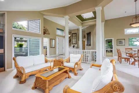 Living - 15 Ashdown Pl, Half Moon Bay, CA 94019 photo 3 of 7