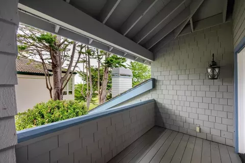 Exterior - 15 Ashdown Pl, Half Moon Bay, CA 94019 photo 5 of 9