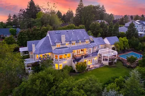 1215 Tournament Dr, Hillsborough, CA 94010