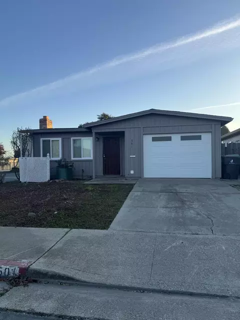 501 Cedar Dr, Watsonville, CA 95076