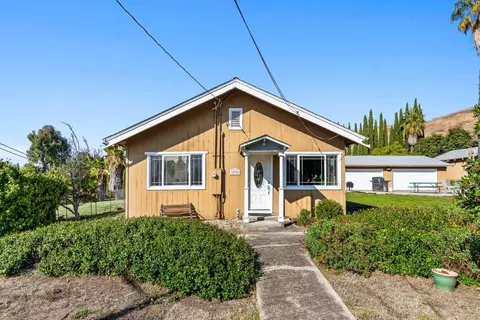 Exterior - 1995 Old Calaveras Rd, Milpitas, CA 95035 photo 2 of 12
