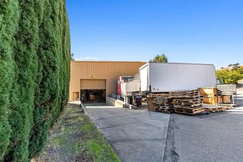 Exterior - 1995 Old Calaveras Rd, Milpitas, CA 95035 photo 9 of 12