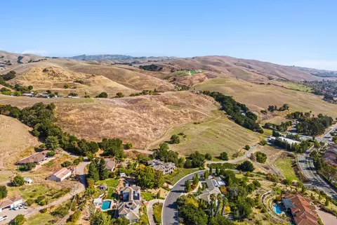 View/Area - 1995 Old Calaveras Rd, Milpitas, CA 95035 photo 4 of 9