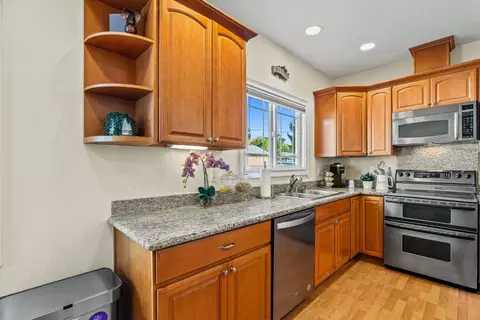 Kitchen - 1995 Old Calaveras Rd, Milpitas, CA 95035 photo 3 of 4