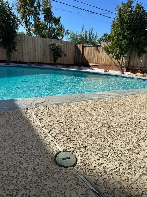 Exterior - 130 E 21st St, Tracy, CA 95376 photo 2 of 6