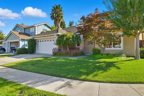 1486 Swallow Ln, Gilroy, CA 95020
