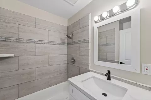 Bath - 136 Lester Ct, Watsonville, CA 95076 photo 1 of 2