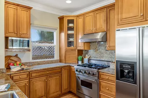 981 Harrison St, Monterey, CA 93940 photo 6