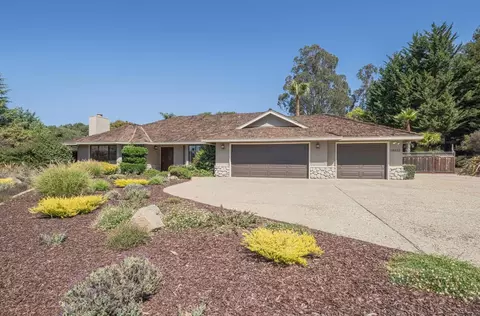18422 Meadow Ridge Rd, Salinas, CA 93907