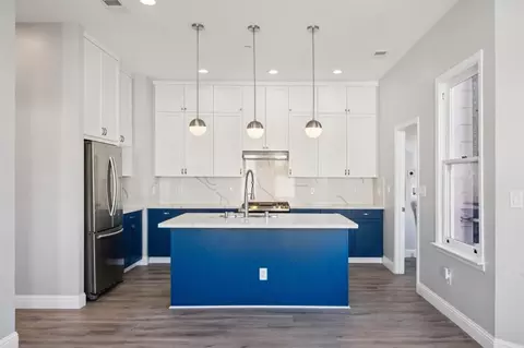 3002 26th St, San Francisco, CA 94110