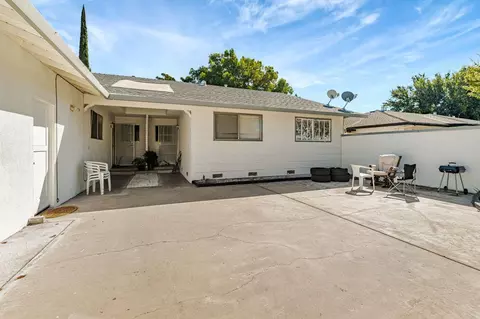 Exterior - 2210 San Blas Ct, Modesto, CA 95355 photo 5 of 11