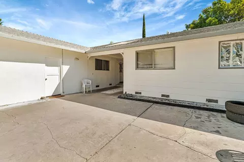 Exterior - 2210 San Blas Ct, Modesto, CA 95355 photo 6 of 11