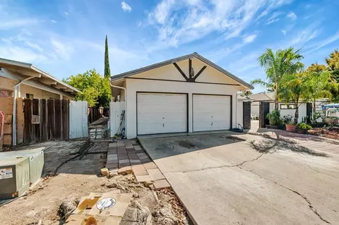 Exterior - 2210 San Blas Ct, Modesto, CA 95355 photo 2 of 11