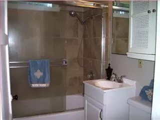Bath - 2605 Rosedale Ave, Soquel, CA 95073 photo 1 of 2