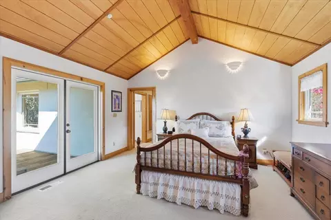 Bedroom - 1175 Eagle Hill Rd, Royal Oaks, CA 95076 photo 2 of 3