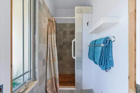 Bath - 1175 Eagle Hill Rd, Royal Oaks, CA 95076 photo 6 of 6