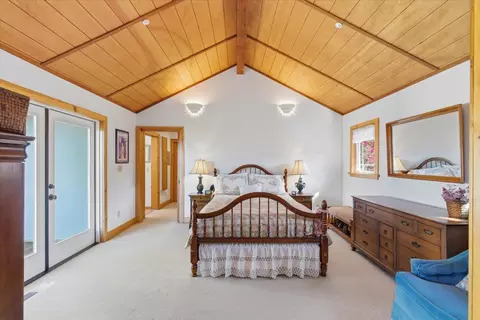 Bedroom - 1175 Eagle Hill Rd, Royal Oaks, CA 95076 photo 1 of 3