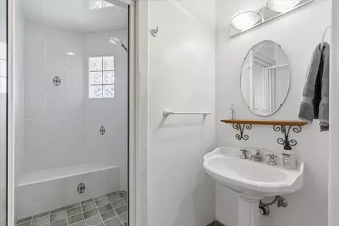 Bath - 1175 Eagle Hill Rd, Royal Oaks, CA 95076 photo 1 of 6