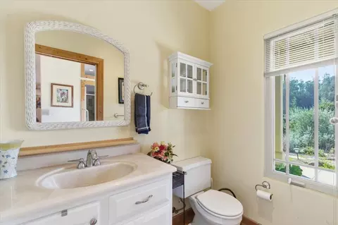 Bath - 1175 Eagle Hill Rd, Royal Oaks, CA 95076 photo 5 of 6