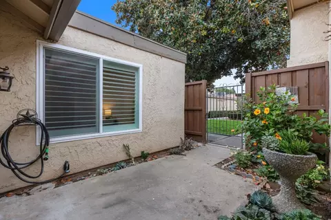 1006 Sylvan Meadows Dr, Modesto, CA 95356 photo 3