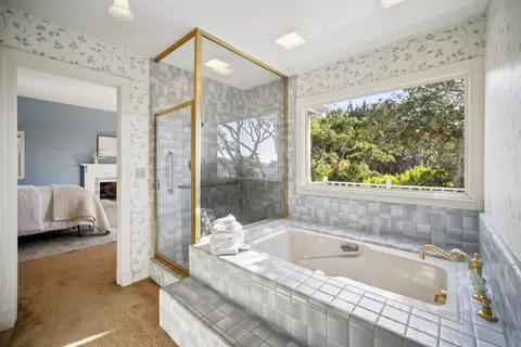 Bath - 2830 14th Ave, Carmel, CA 93923 photo 2 of 6
