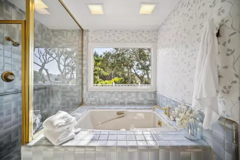 Bath - 2830 14th Ave, Carmel, CA 93923 photo 3 of 6