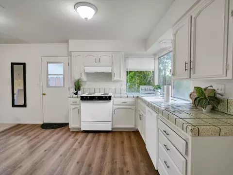 Kitchen - 3559 Vernal Ave, Merced, CA 95340 photo 1 of 3