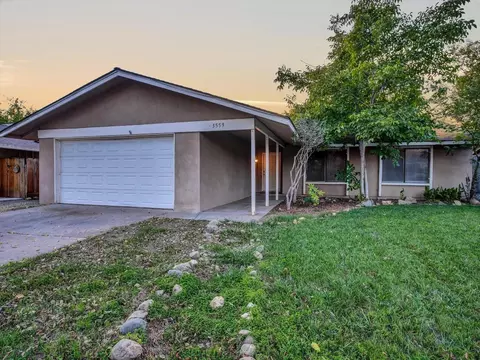 Exterior - 3559 Vernal Ave, Merced, CA 95340 photo 3 of 5