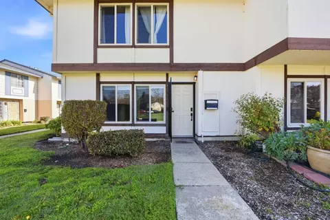 27492 Ponderosa Ct, Hayward, CA 94545