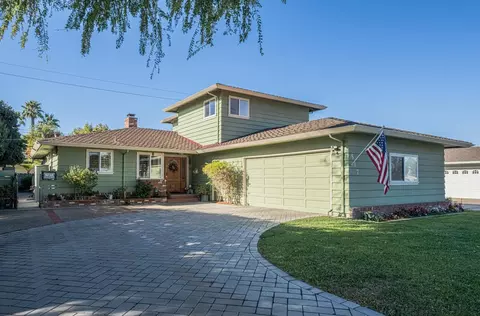 517 College Dr, Salinas, CA 93901