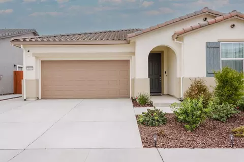 Exterior - 554 Pleasant Dr, Lathrop, CA 95330 photo 4 of 8