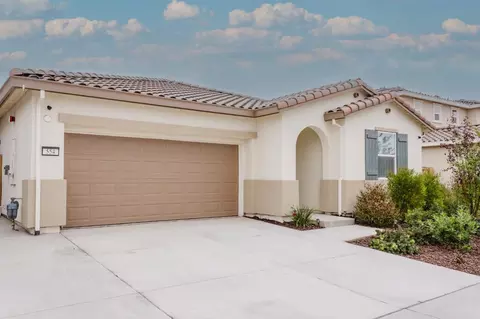 Exterior - 554 Pleasant Dr, Lathrop, CA 95330 photo 2 of 8
