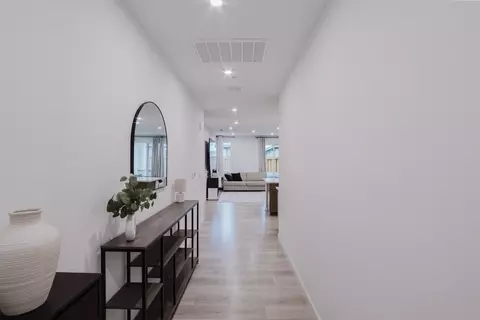 Entry Way - 554 Pleasant Dr, Lathrop, CA 95330 photo 3 of 8