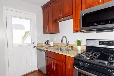 Kitchen - 1609 Bonita Ave 5, Berkeley, CA 94709 photo 1 of 2