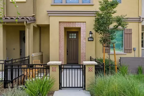 1387 W Middlefield Rd, Mountain View, CA 94043