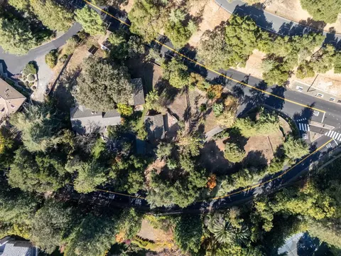 25310 Elena Rd, Los Altos Hills, CA 94022