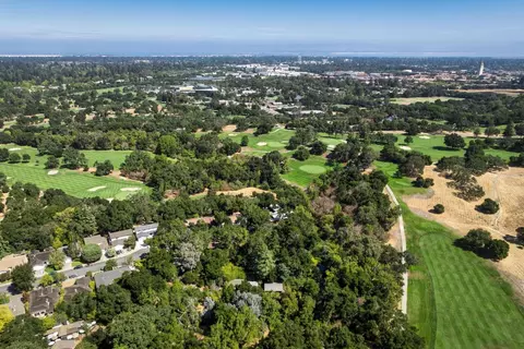 25 Stowe Ln, Menlo Park, CA 94025